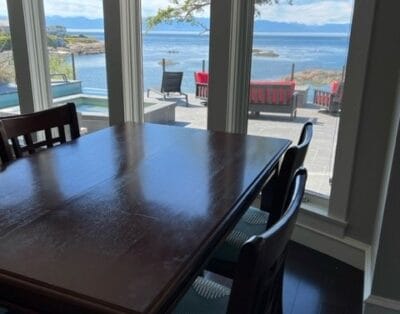 Cozy walk-out to the Ocean in Gonzales/Oak Bay – Close to Royal Jubilee Hospital