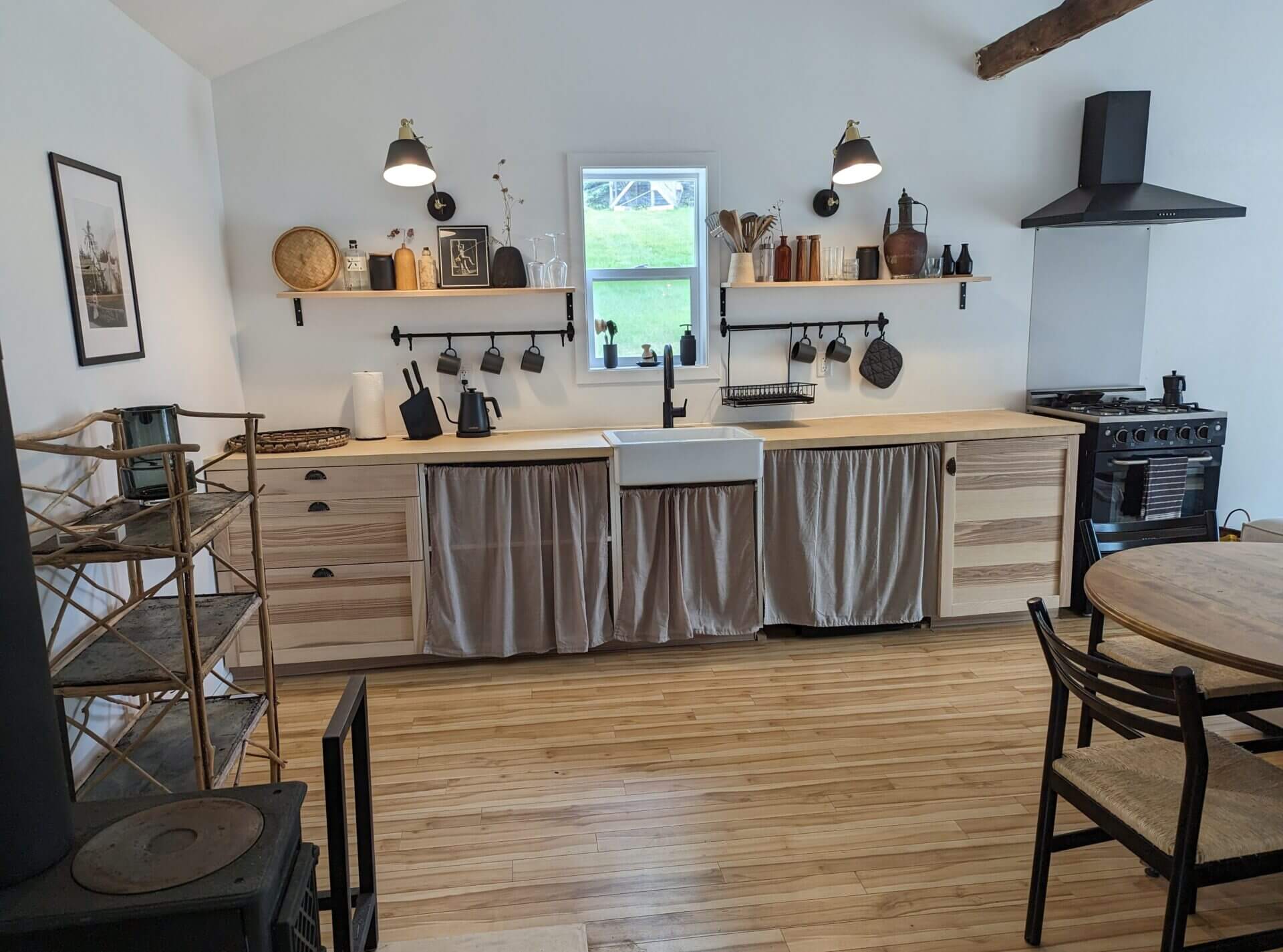 Private modern studio apt in Riverport