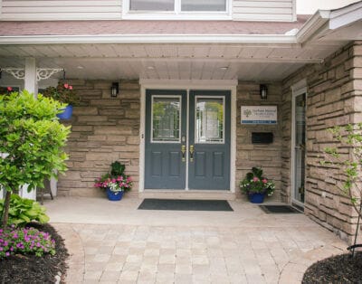 4 bedroom Pickering Village Rental with Pool