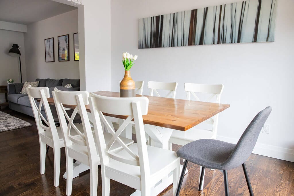 4 bedroom Pickering Village Rental with Pool