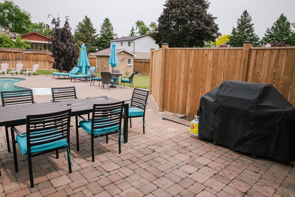 4 bedroom Pickering Village Rental with Pool