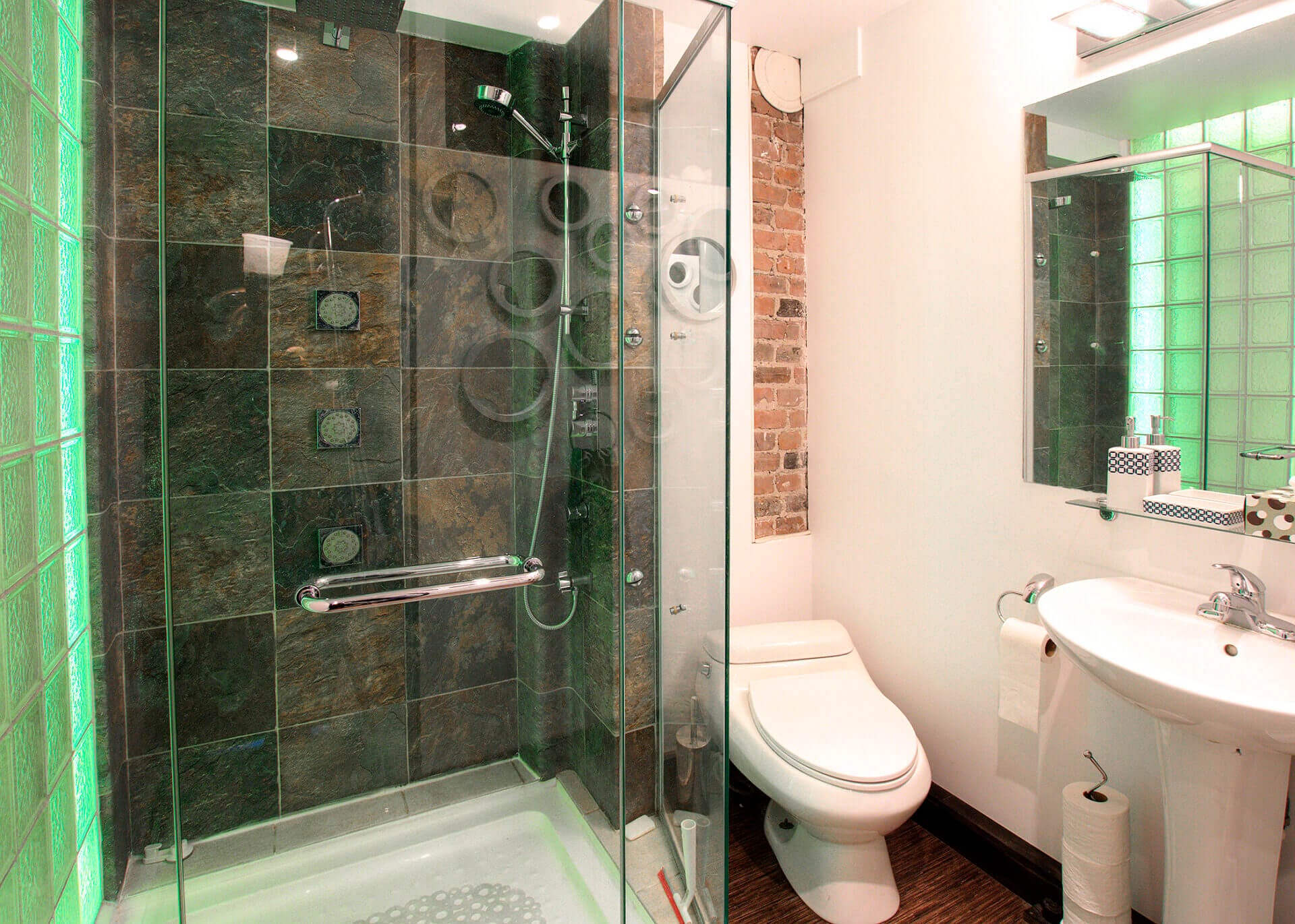 Beautiful spacious 2 floors apartment