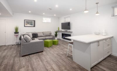 2BR Lower Suite near Broadway w/ Fireplace