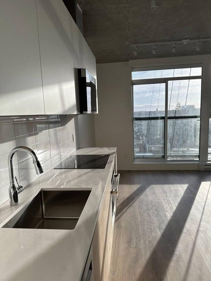 Bright 1 bed, 1 bath downtown Victoria BC