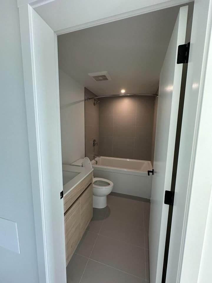 Bright 1 bed, 1 bath downtown Victoria BC