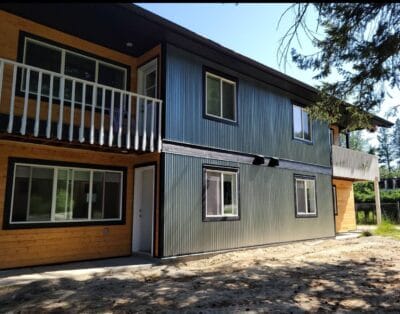 Cozy & Clean 2 Bedroom Suite In Scenic West Kootenay British Colombia