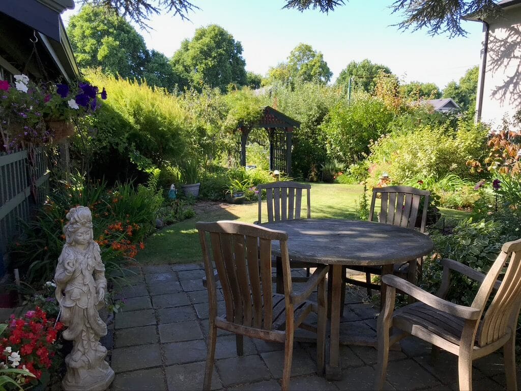 Cozy 1 bedroom garden suite